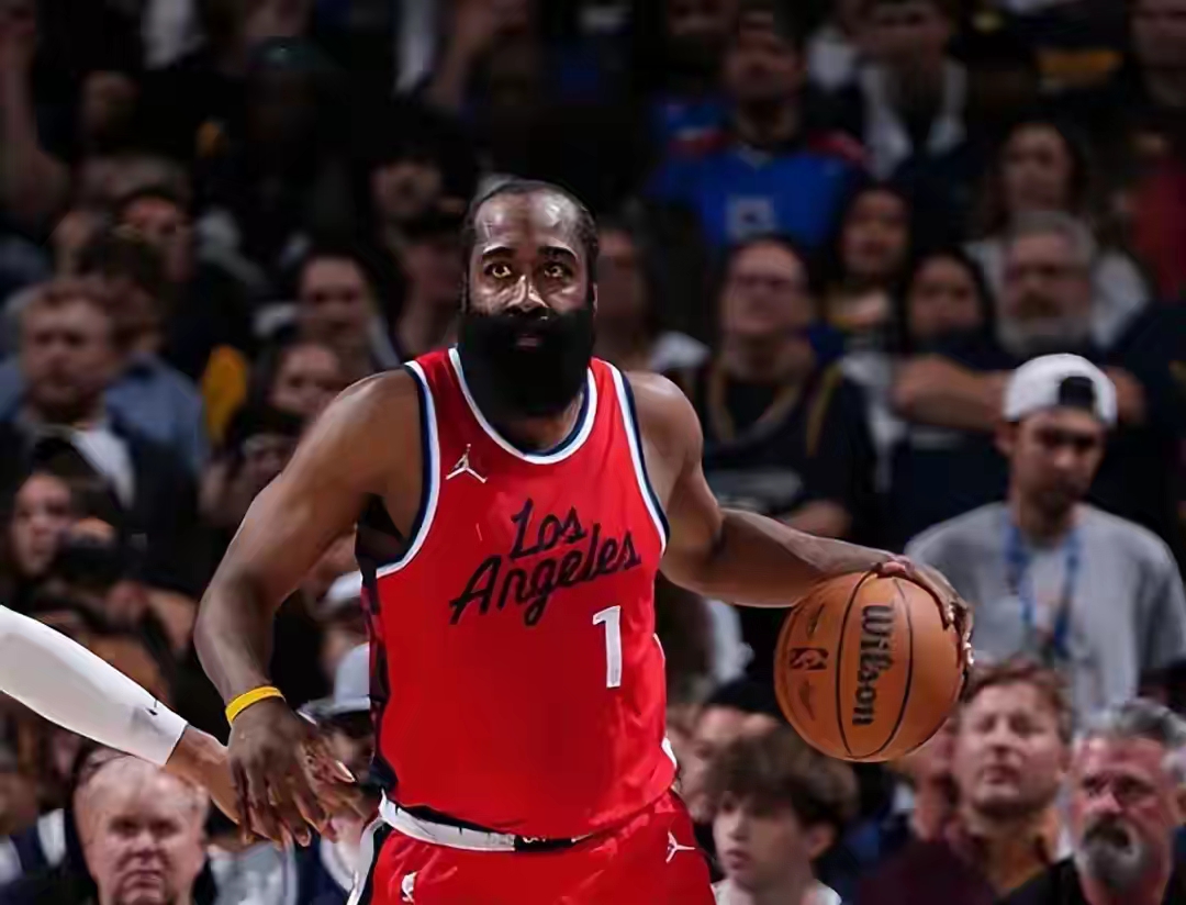 LOL台服下载地址-洛杉矶快船迎中超关键赛，窗口期远射贴柱，悬念犹存，球探报告显示潜力(沉船视频大全完整版)